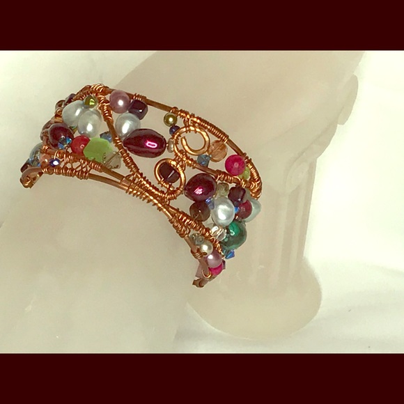 Handmade copper and bead cuff bracelet - Picture 2 of 8